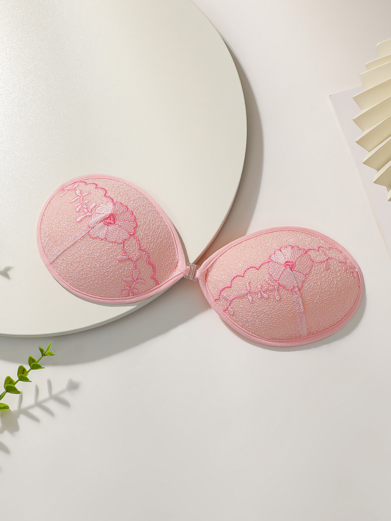 Push Up Bra Silicone - แผ่นปิดหน้าอกผู้หญิงแบบจับจีบ แผ่นปิดหน้าอกขนาดใหญ่เน้นจุดซ่อนเร้น แผ่นปิดจุกนมขนาดเล็ก สายรัดชุดแต่งงานแบบซ่อนได้ บราแบบใช้ซ้ำได้ JA2329